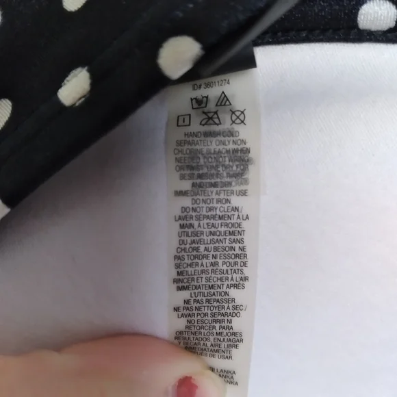 Victoria's Secret Black and White Halter Underwire Bikini Top Size 36C - Picture 2 of 10